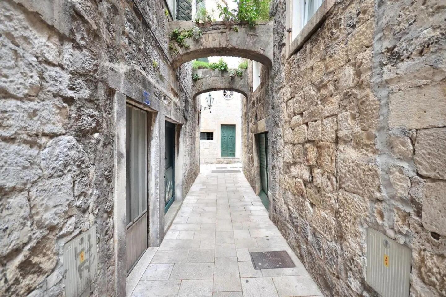 Apartment Toma Omiš Exterior foto